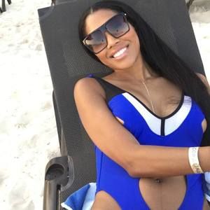 Meet your Posher, Regina